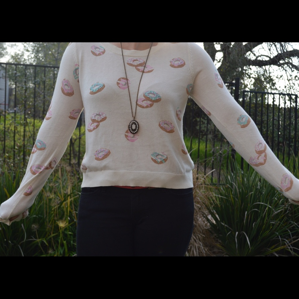 NWT LC lauren conrad medium Doughnut sweater